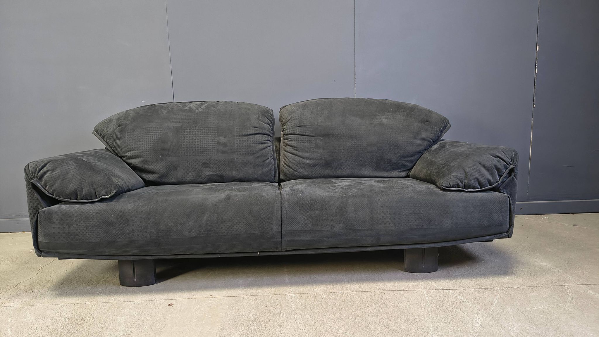 Velvet sofa by Saporiti Italia, 1980s
