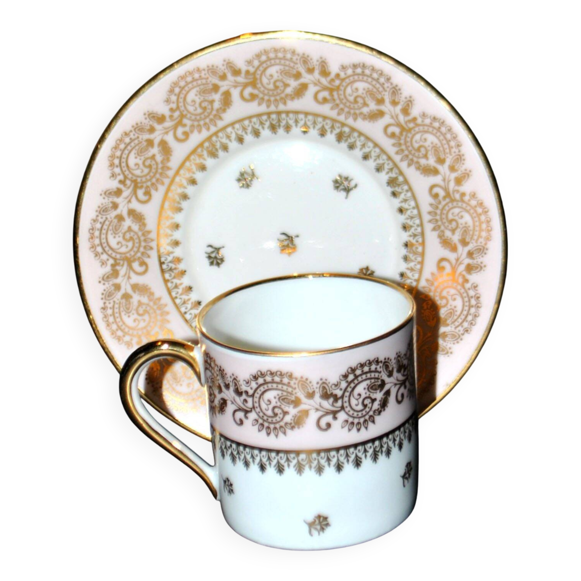 Litron cup from Limoges in porcelain with pink and gold decoration, signed Porcelaine d’Art PP.