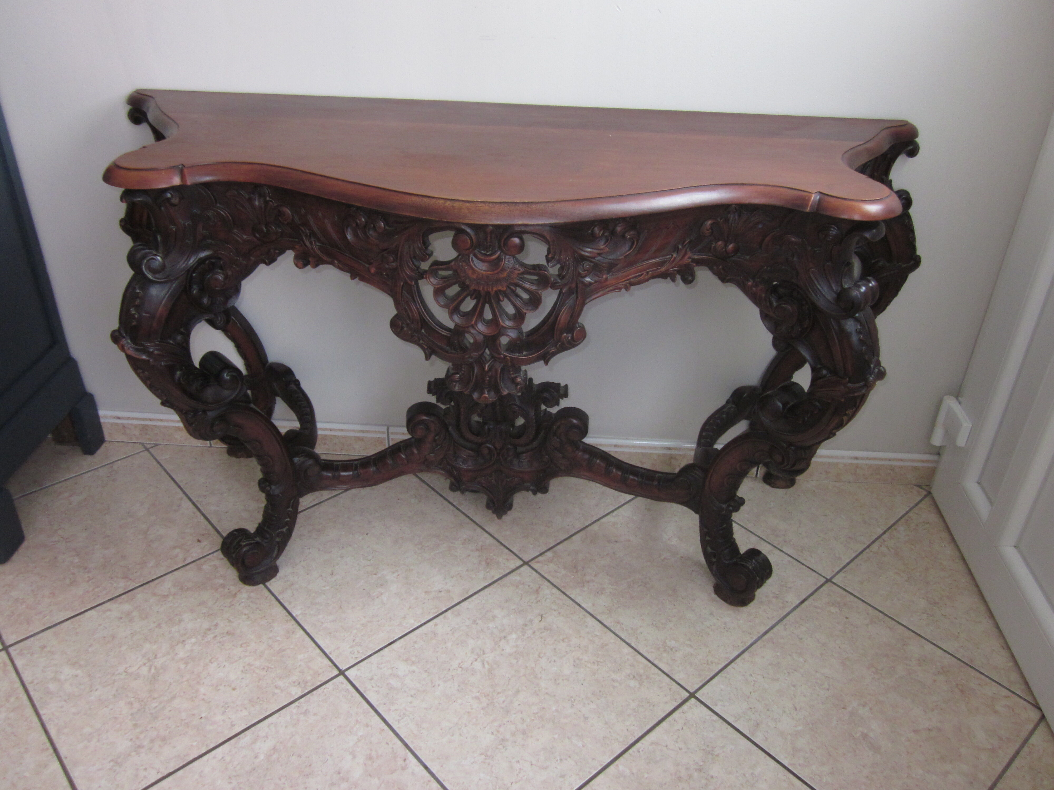 Rockery style console