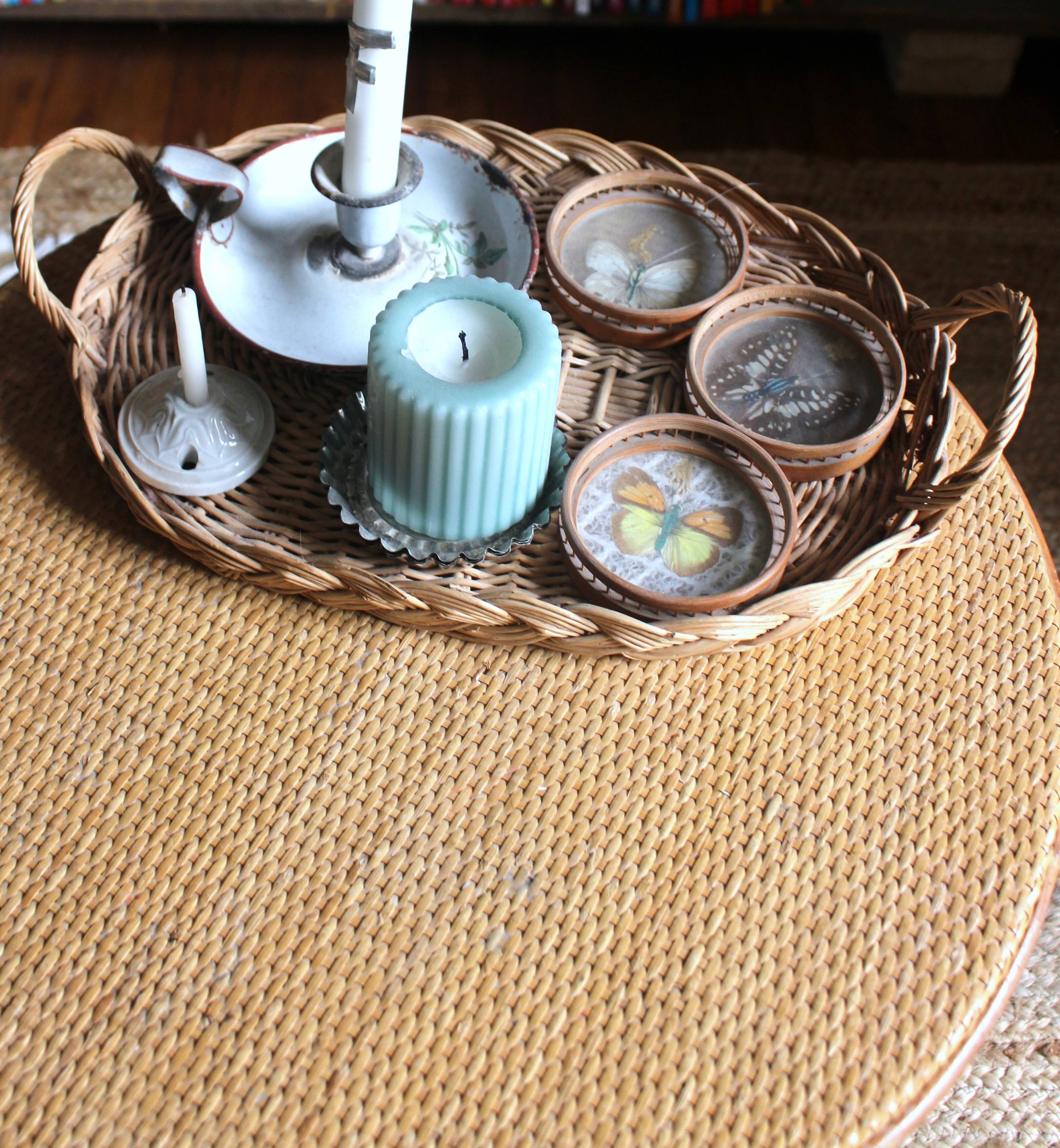 Oval wicker tray with two vintage handles