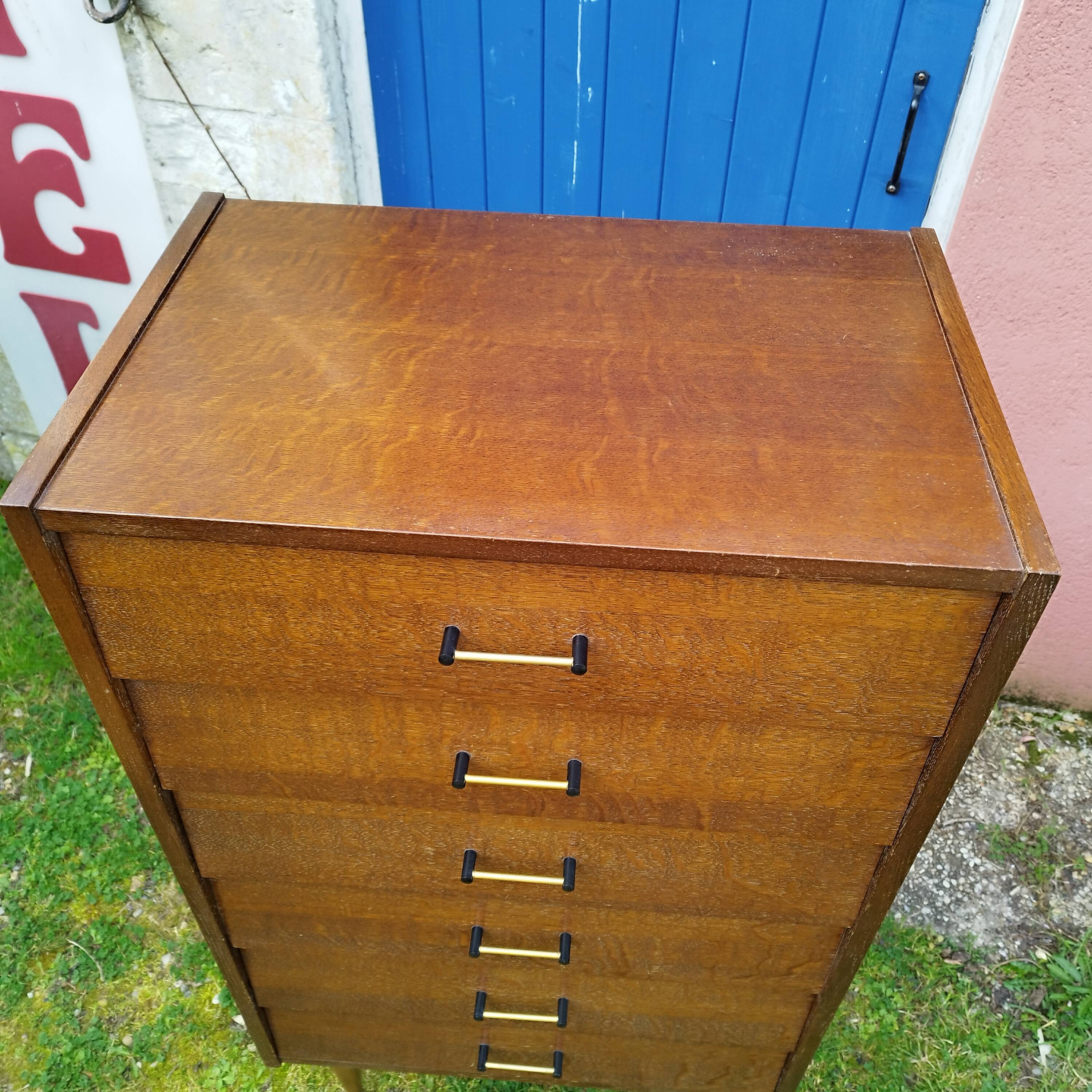 Vintage chest of drawers