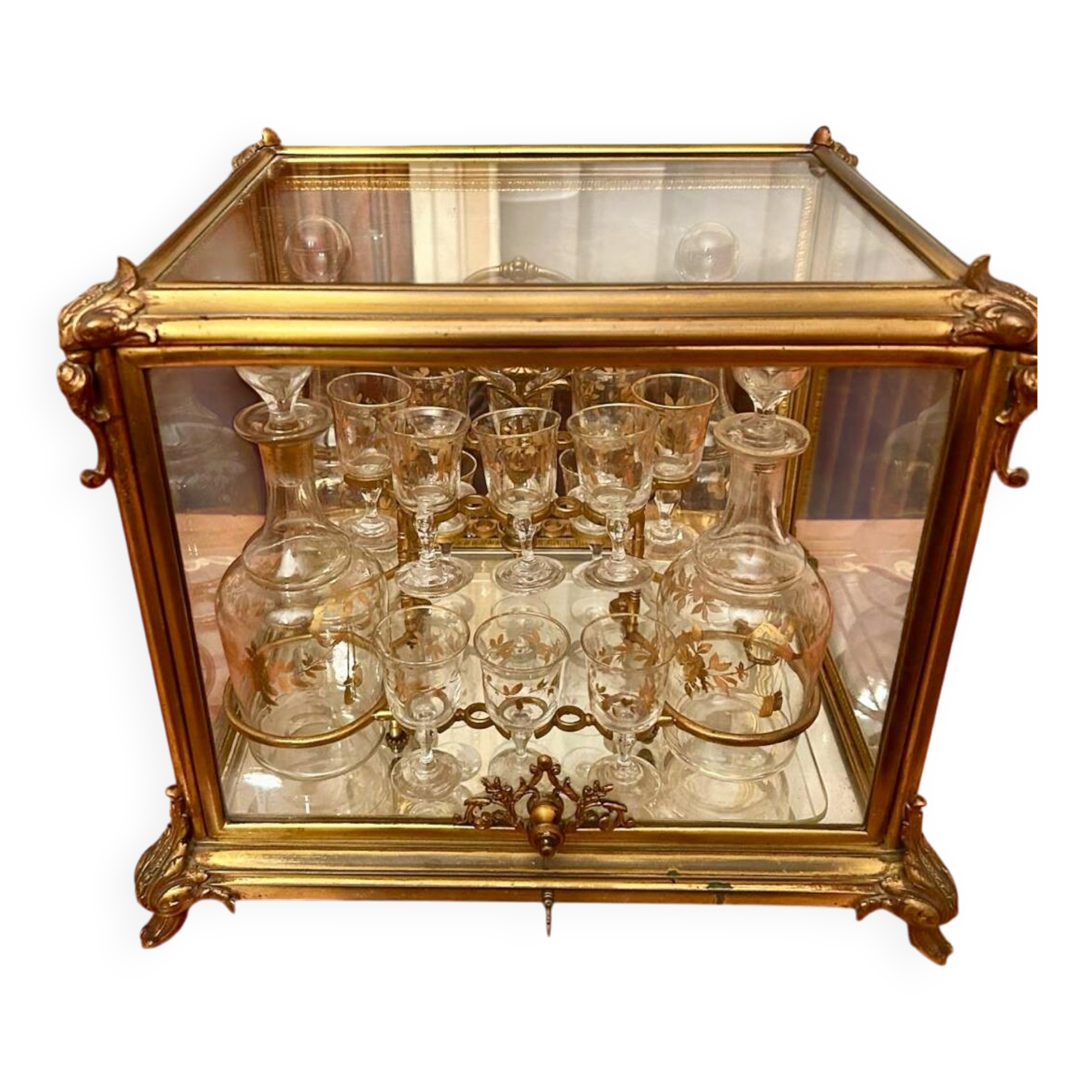 Liquor cabinet from the late 19th century