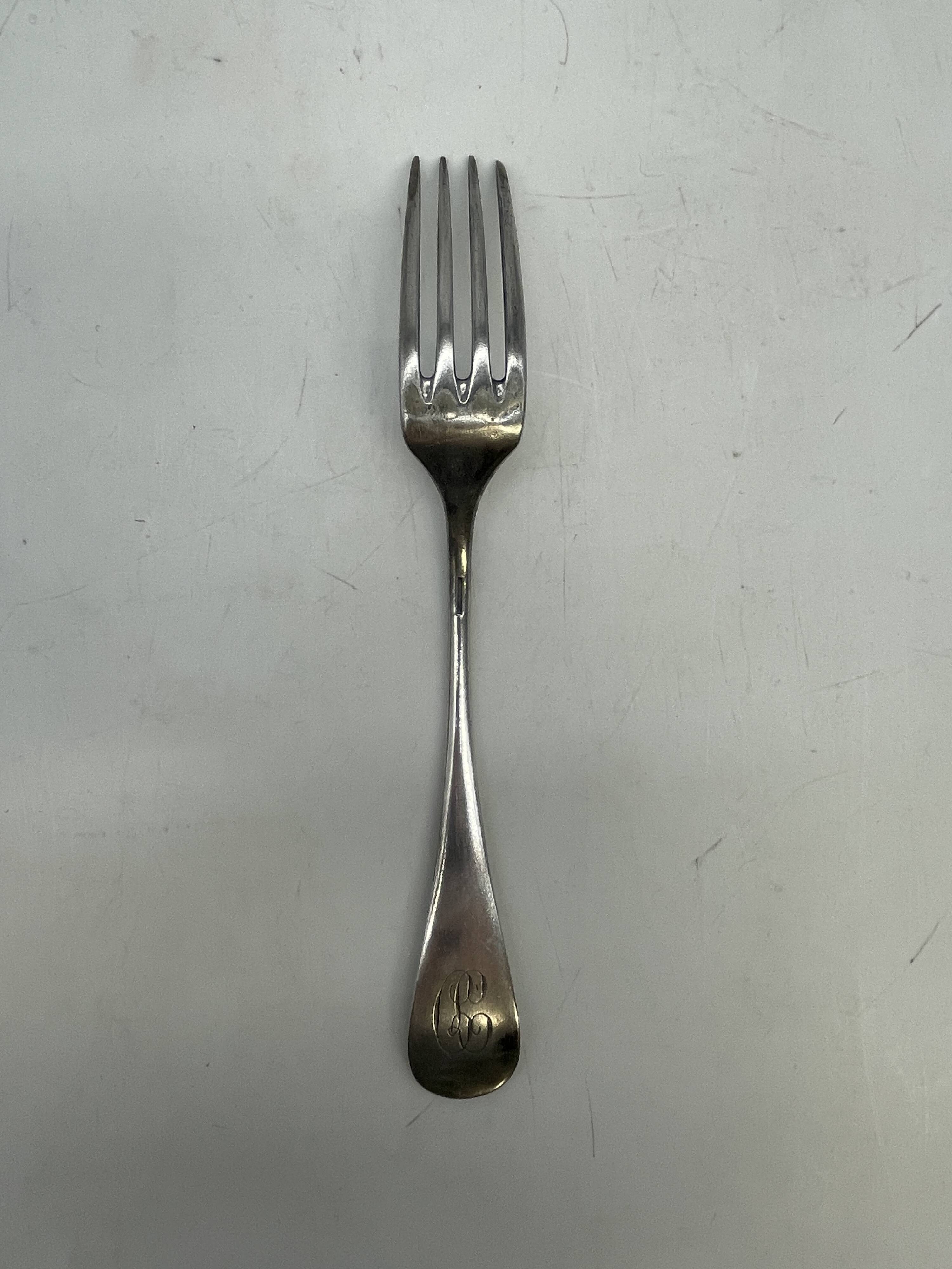 Set of 4 spoons and 2 dessert forks