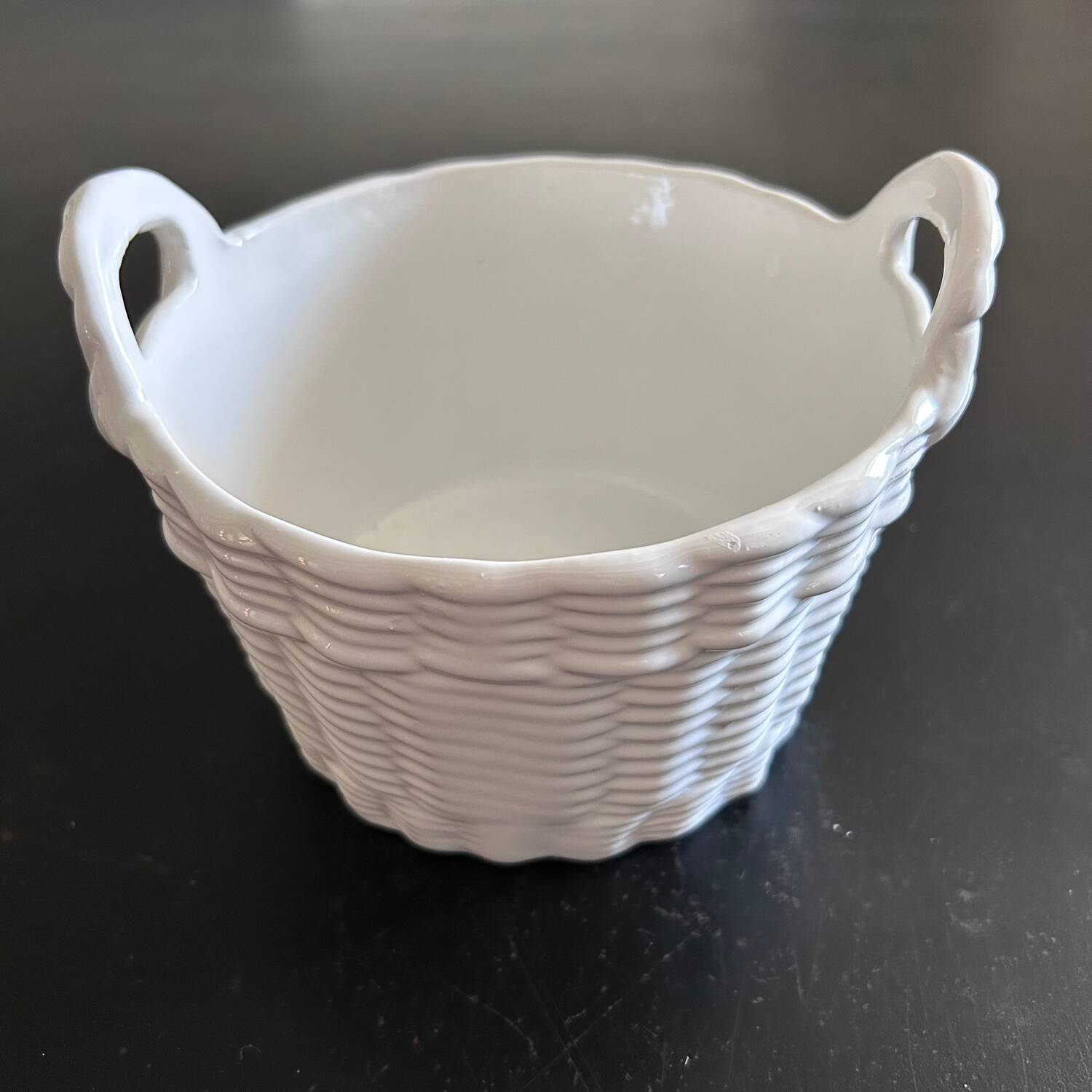 Ceramic basket plant pot