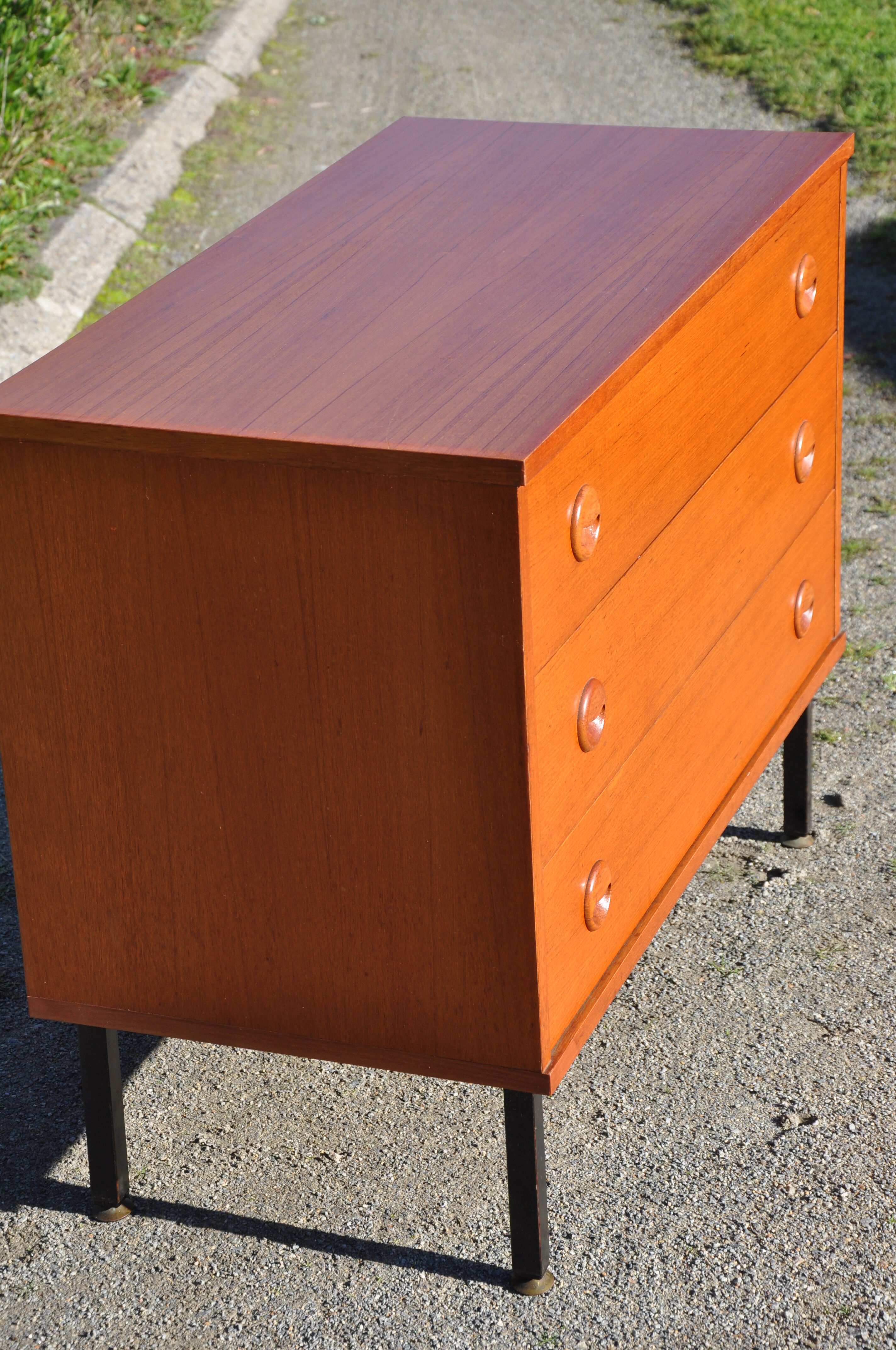 Commode de type scandinave