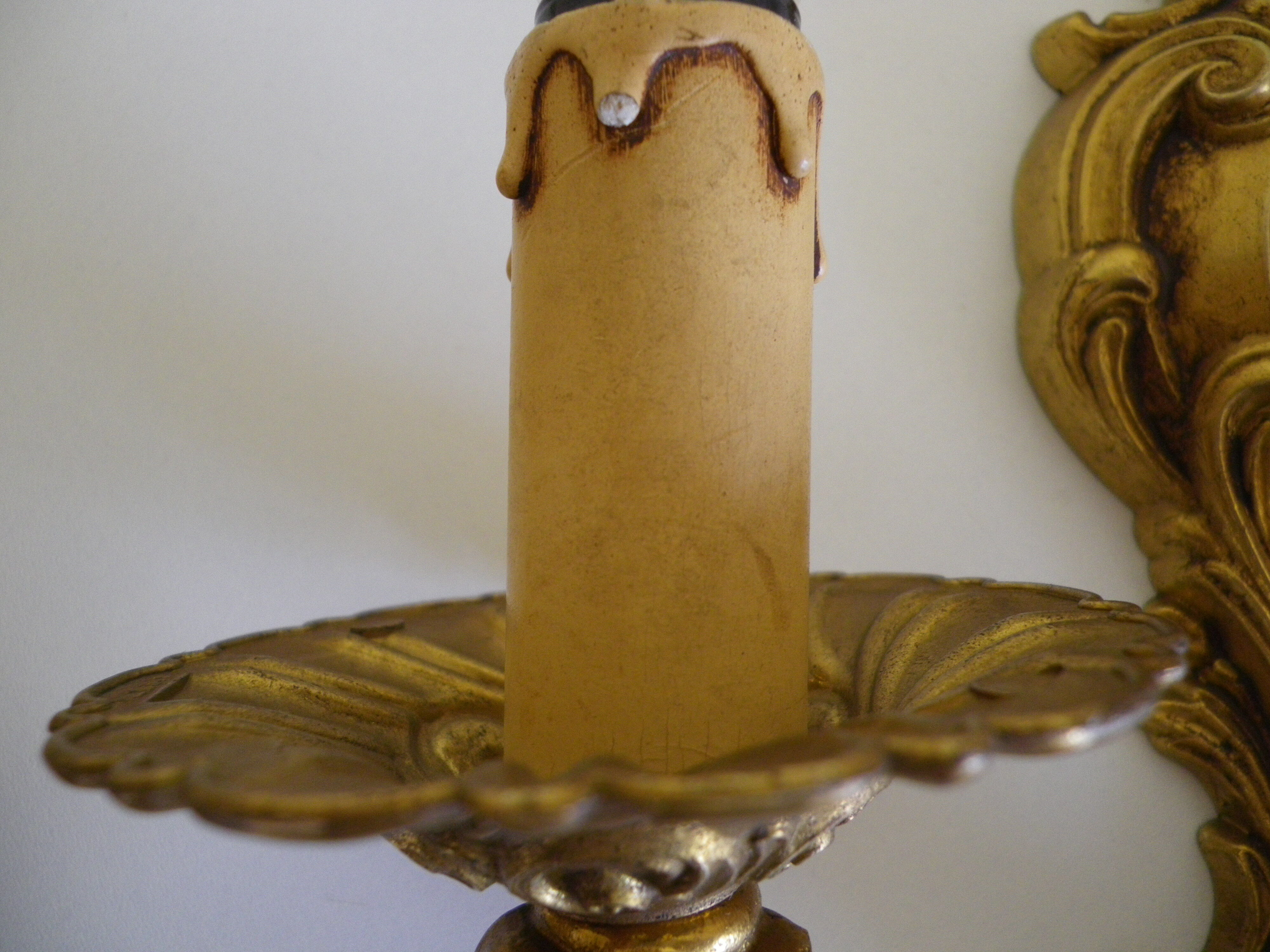 2 "Metra.F" gold-coloured metal flame wall appliques, steerable branch