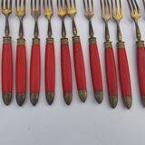 Housewife covered dessert red handle