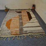 Ecru Moroccan rug with geometric patterns 250cm x 150cm