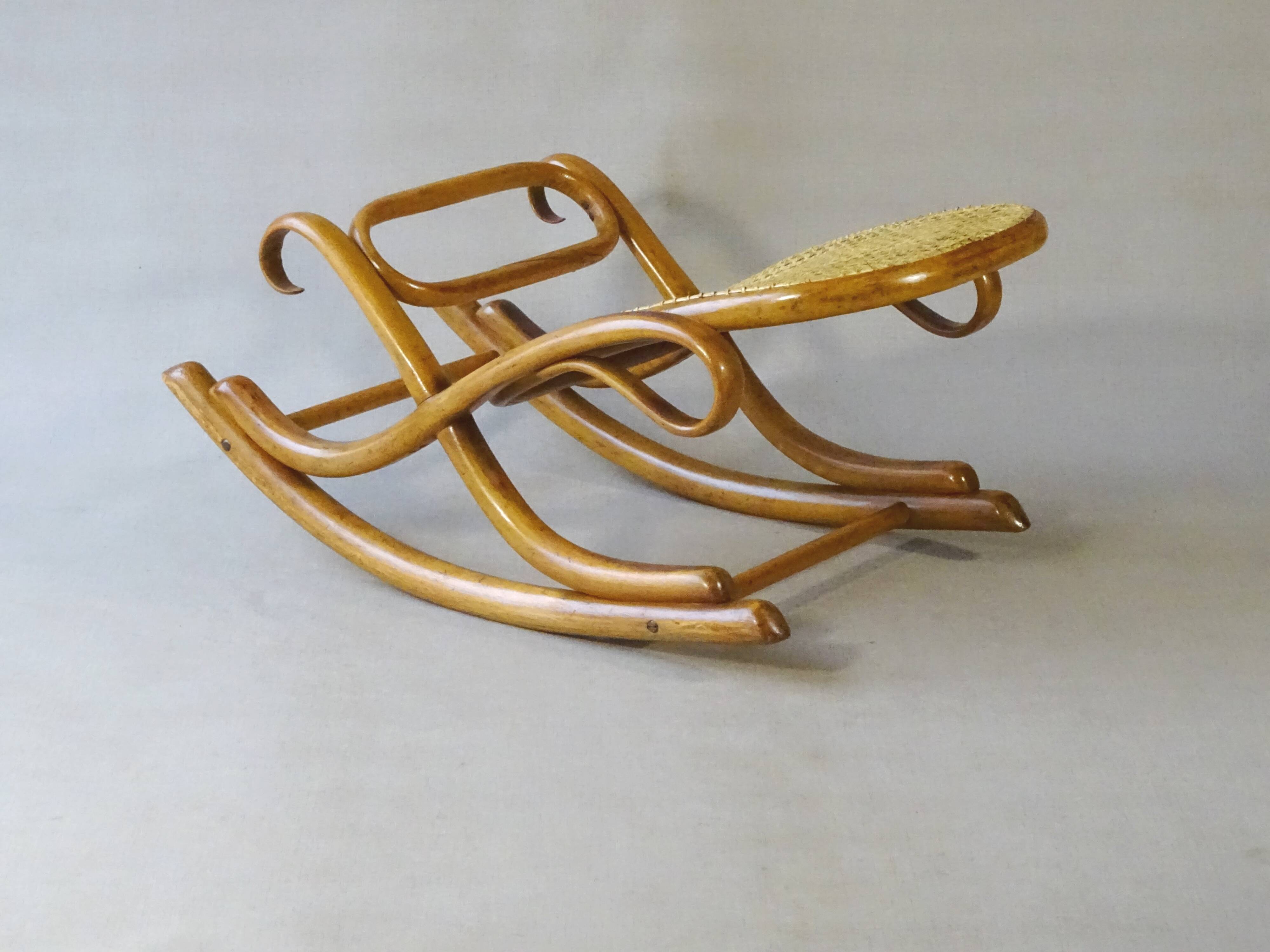 Footrest known as "Flaneuse" by Thonet, 1910 - Blond bentwood