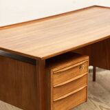 Mid-Century Danish Desk in Teak by Peter Løvig Nielsen for Hedensted Møbelfabrik, 1972