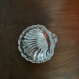 Shell-shaped butter dish