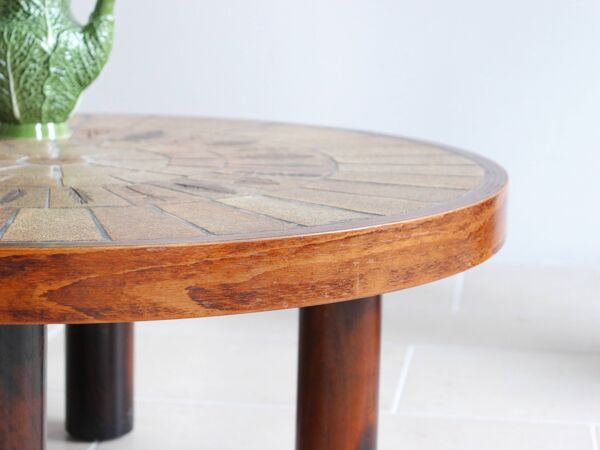 Table basse ronde en bois et céramique par Roger Capron, modèle herbier/garrigue, années 60/70