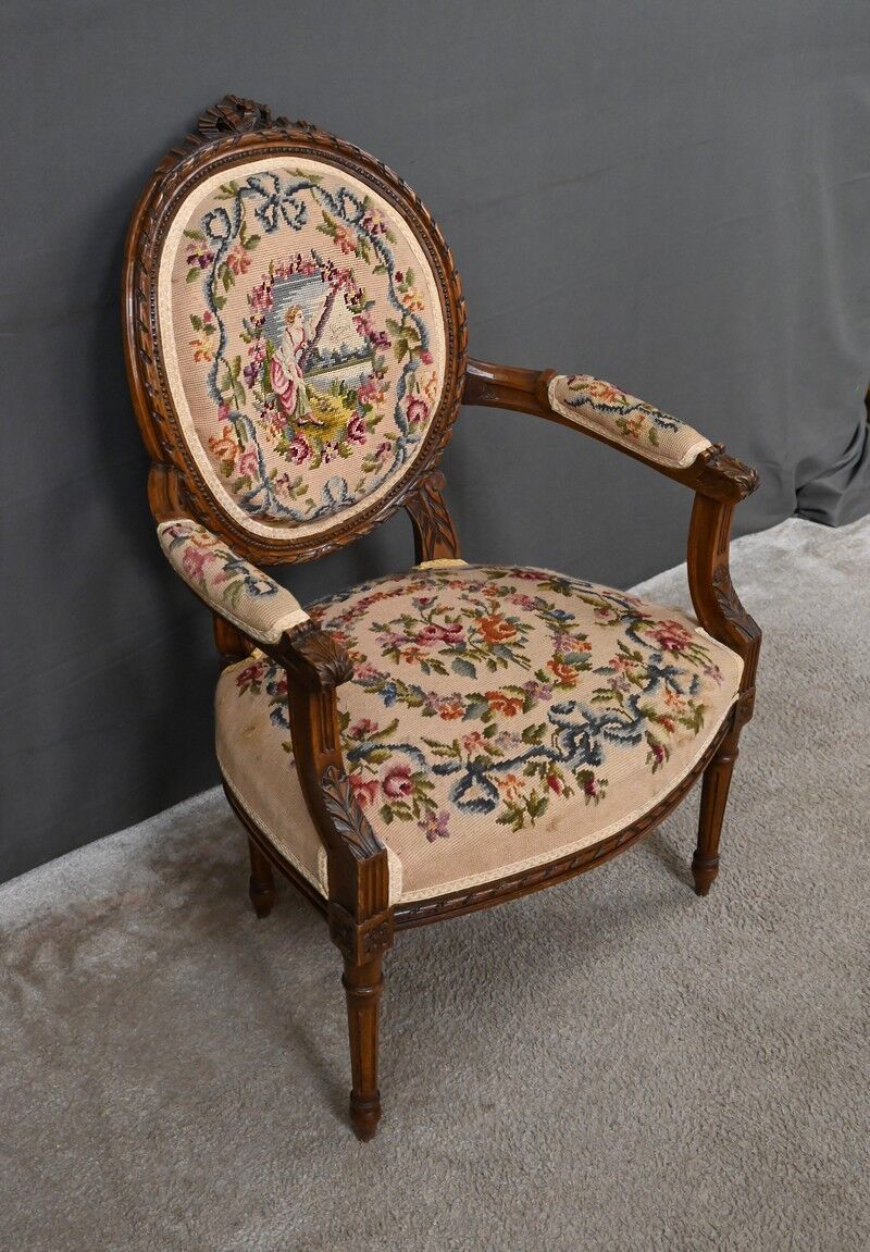 Paire de fauteuils en hêtre, style Louis XVI – début XXe