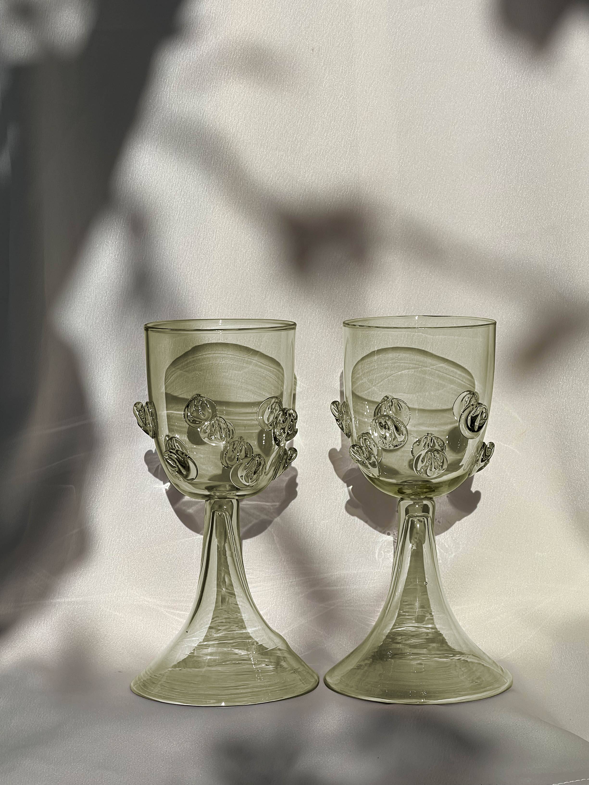 Paire de verres à vin en verre soufflé