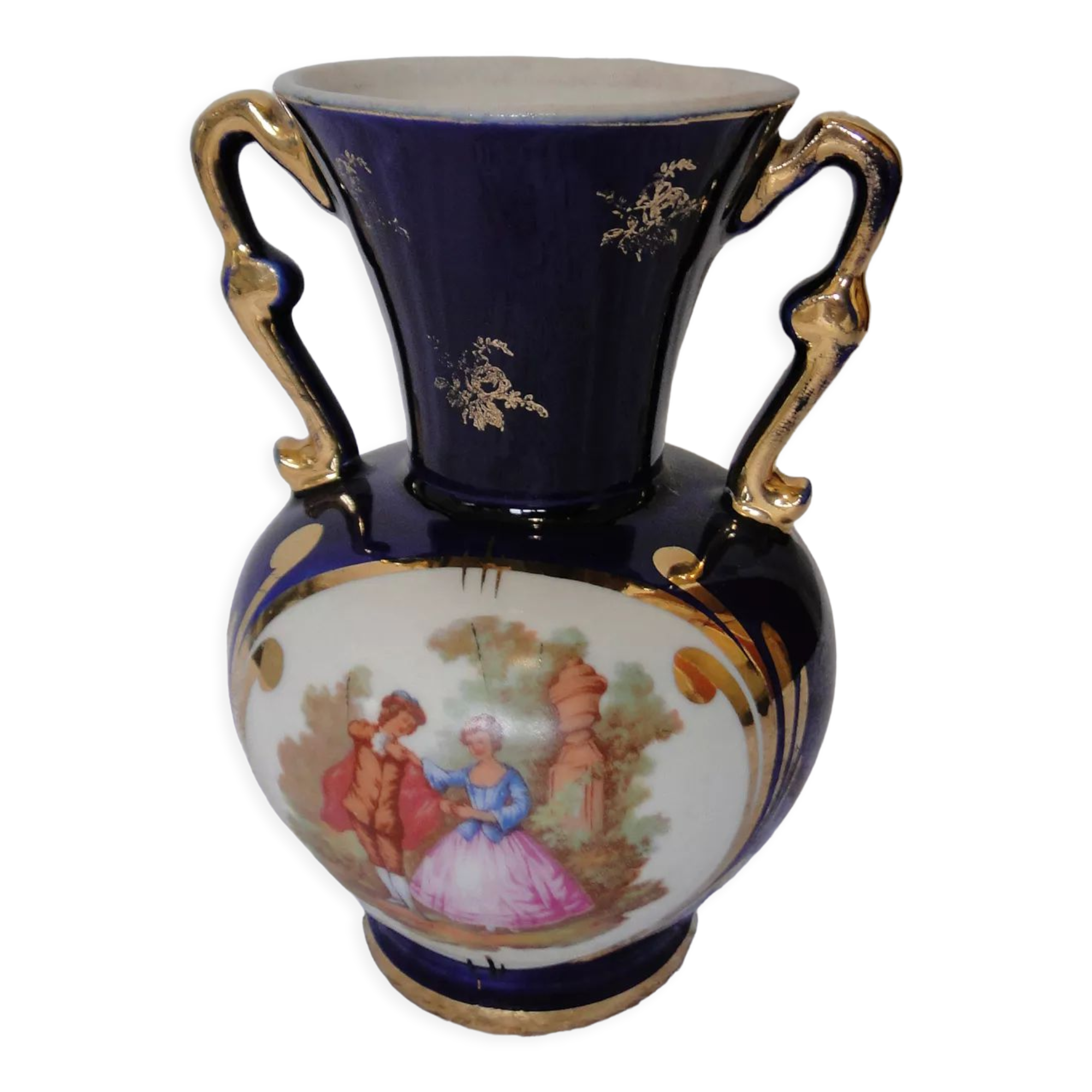 Vase porcelaine revol objet de vitrine décor romantique fond bleu anses dorées
