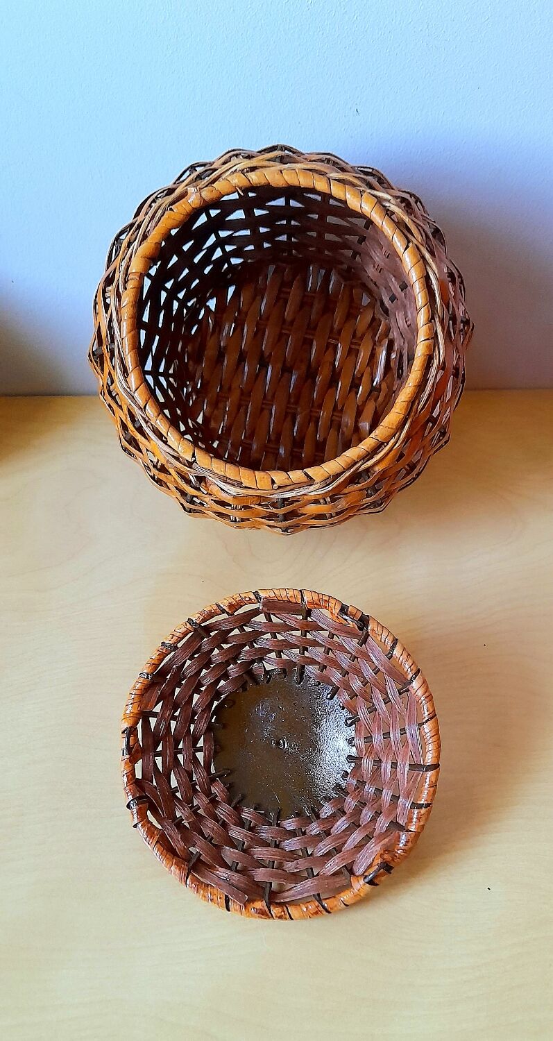Boîte en osier tréssé