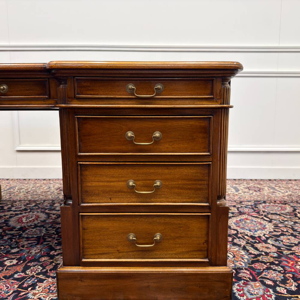 Très grand bureau partenaire classique anglais