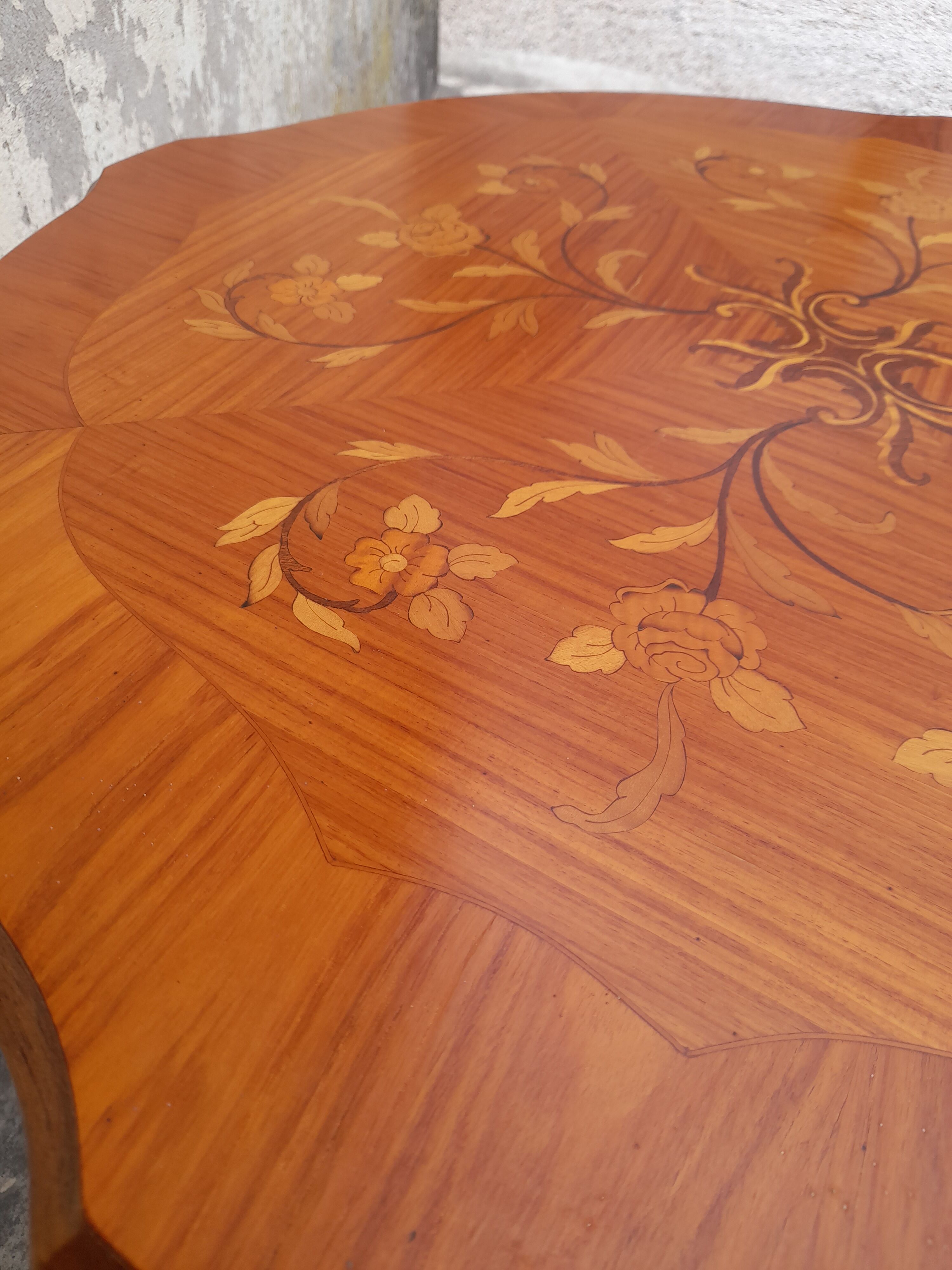 Table basse style Louis XV en bois de rose