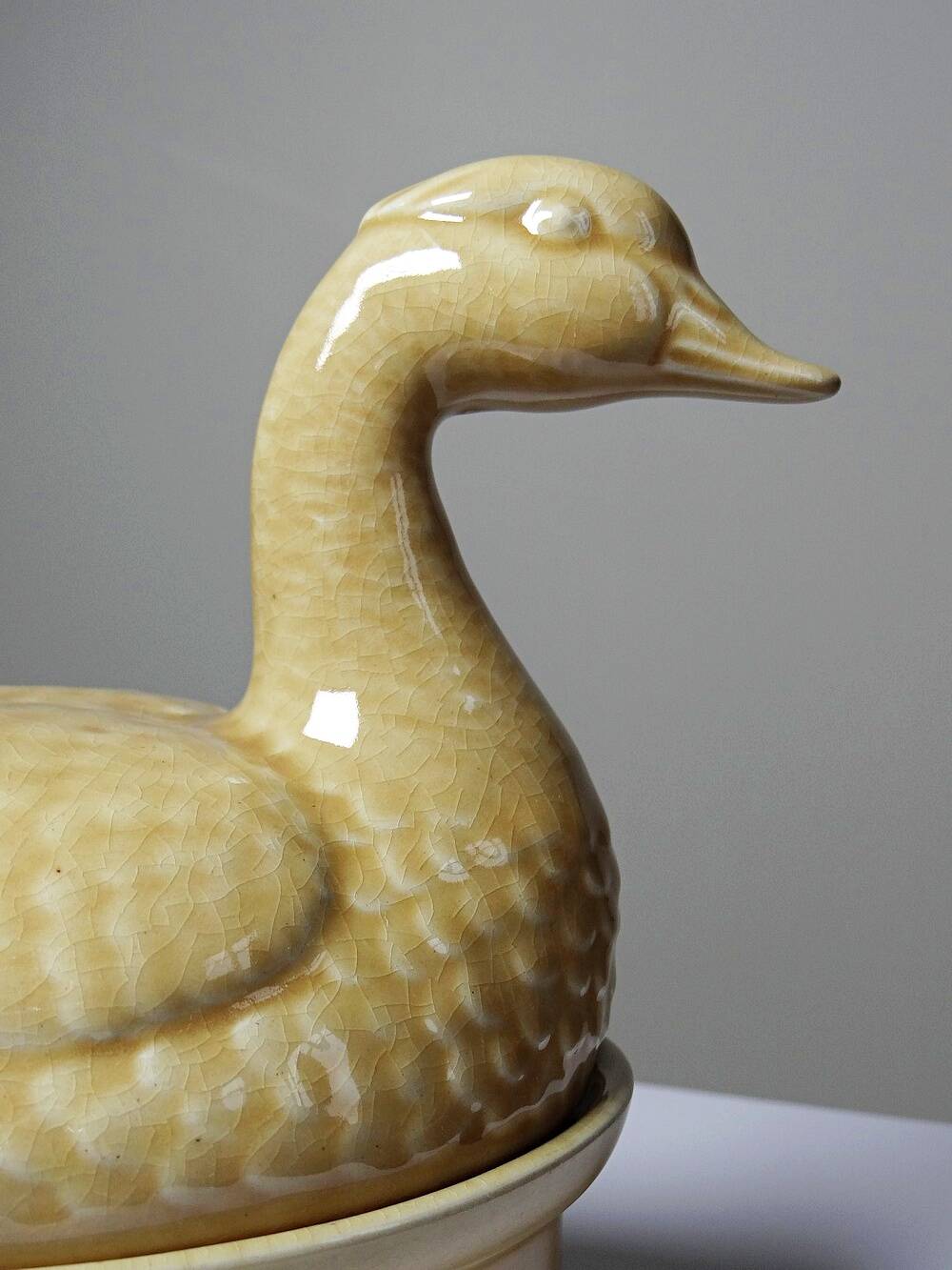 Small vintage terrine GEO from the 50s-60s, beige ceramic duck.