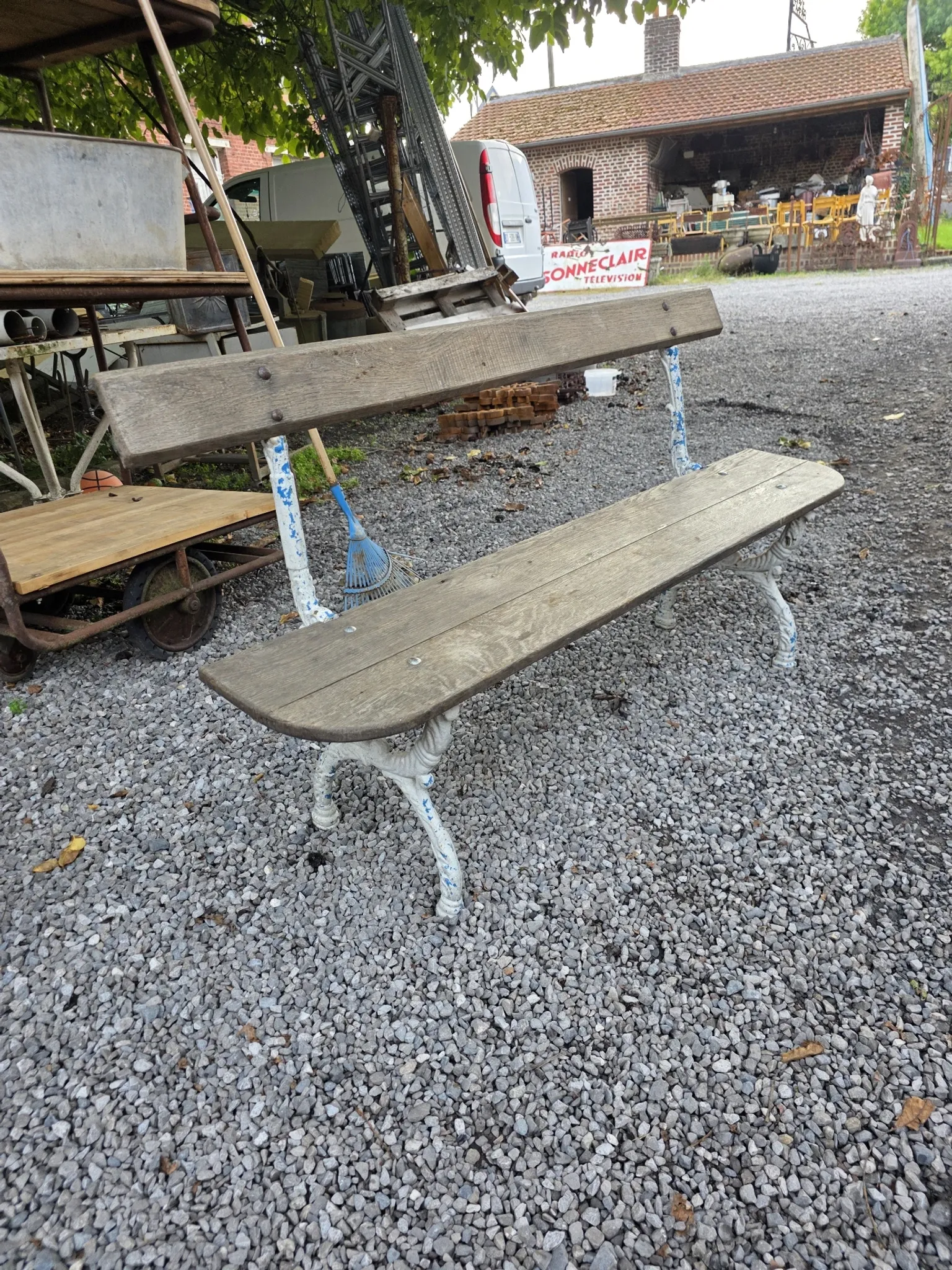 Old garden bench in cast iron and oak