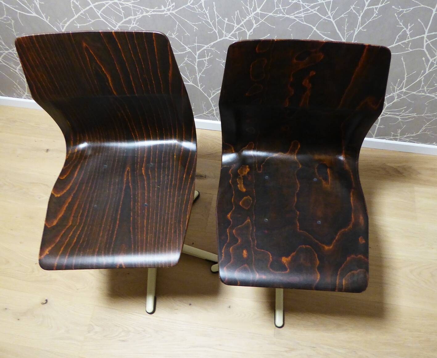 OBO central foot chair