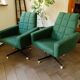 Paire de chaises pivotantes rétro sur roulettes