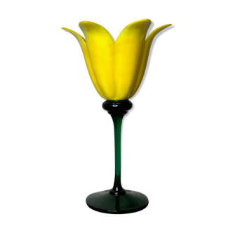 Vase sur pied en pâte de verre forme tulipe