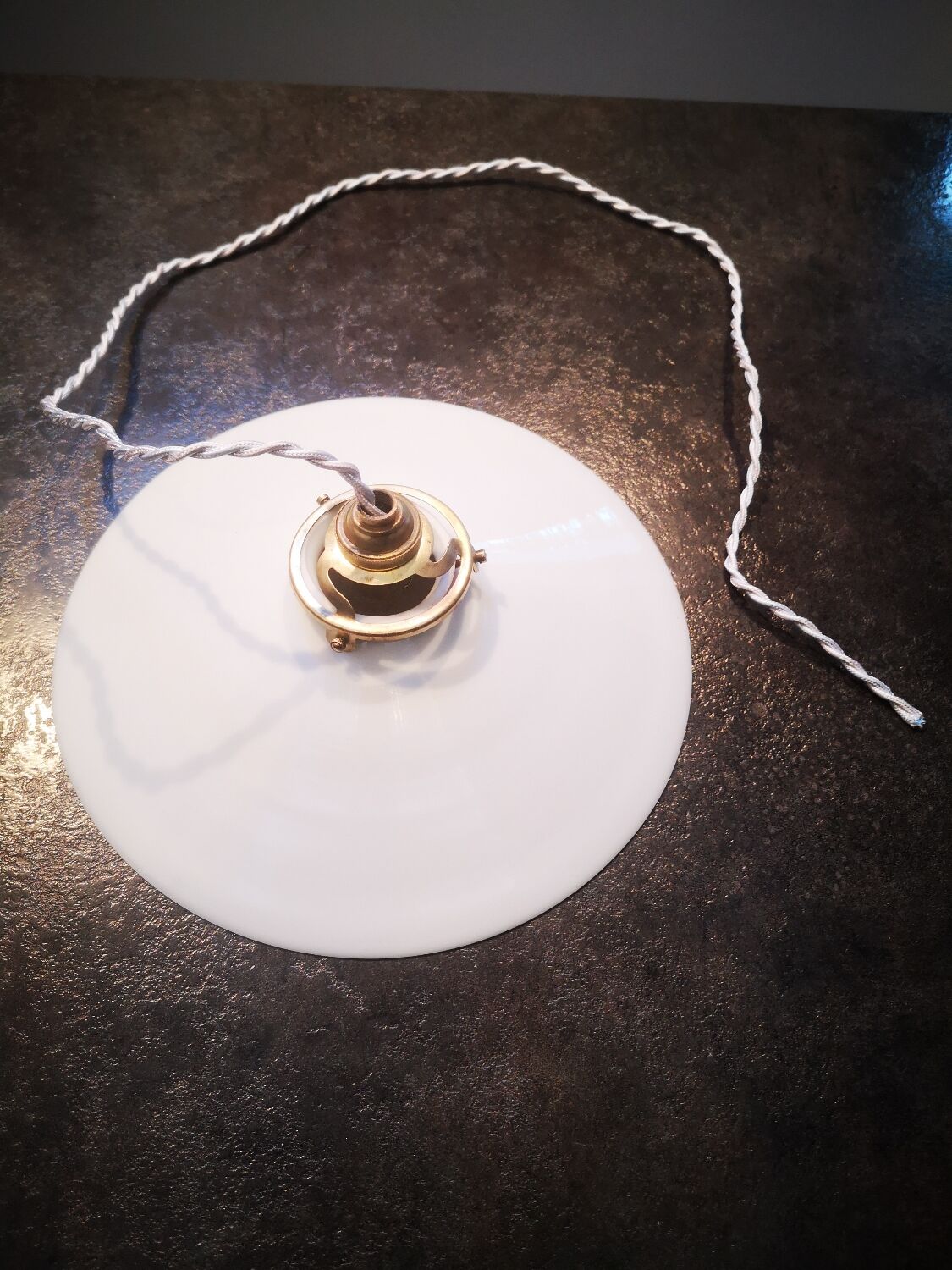 Old pendant lamp in white opaline Art Deco 1930 Ø 25 cm