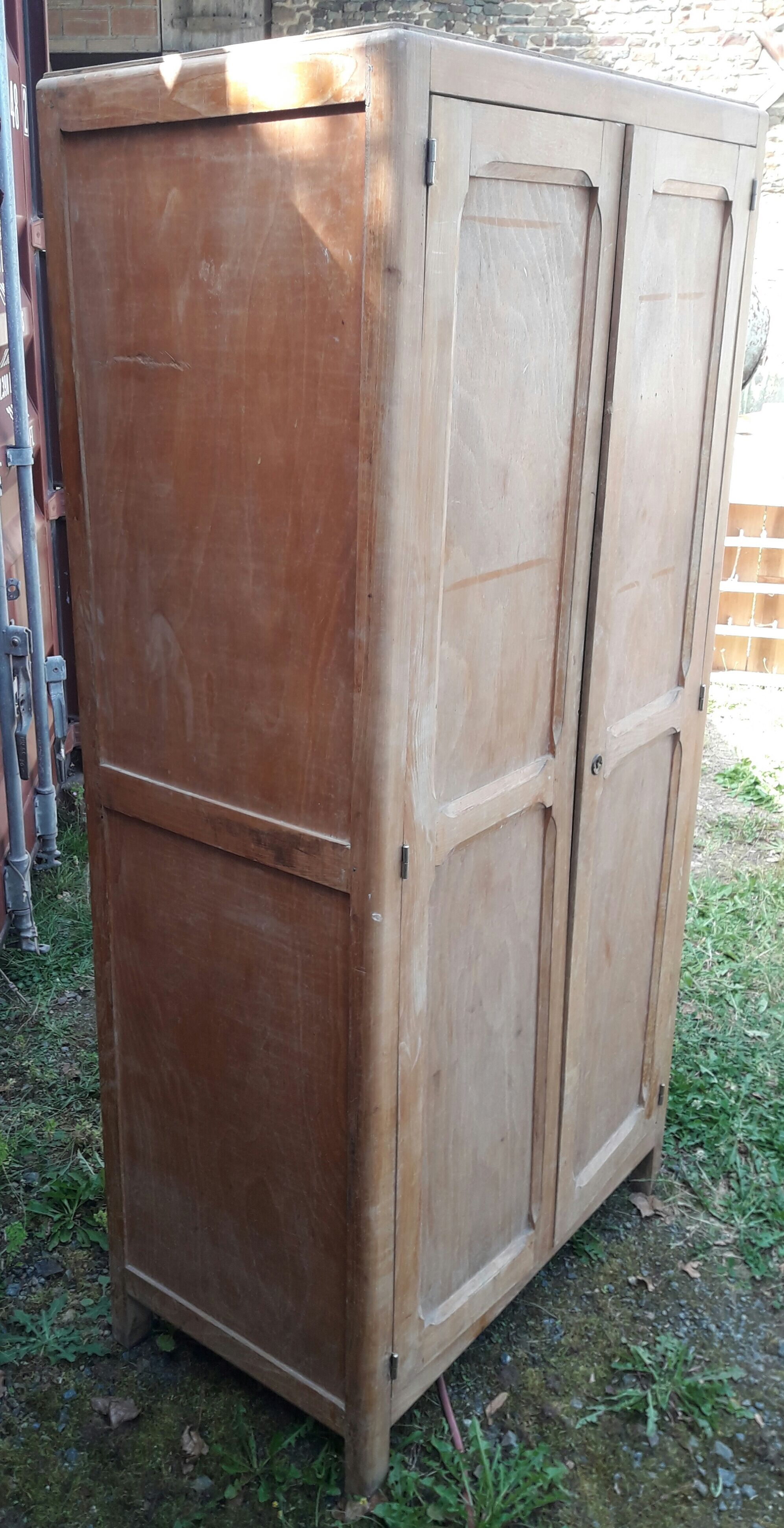 Vintage Parisian wardrobe to makeover