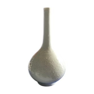 Vase en porcelaine de Chine blanche motif paon