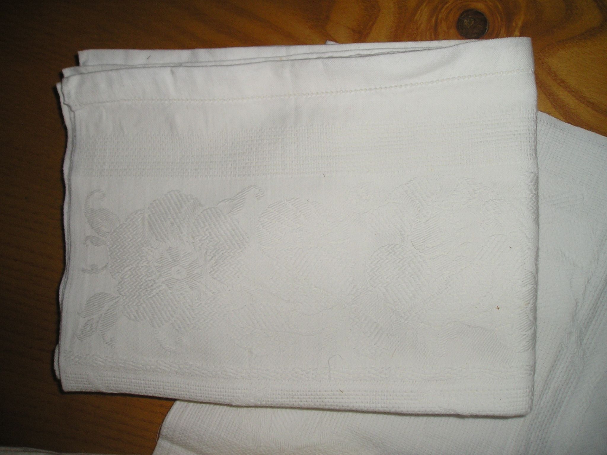 Set of 12 embroidered napkins