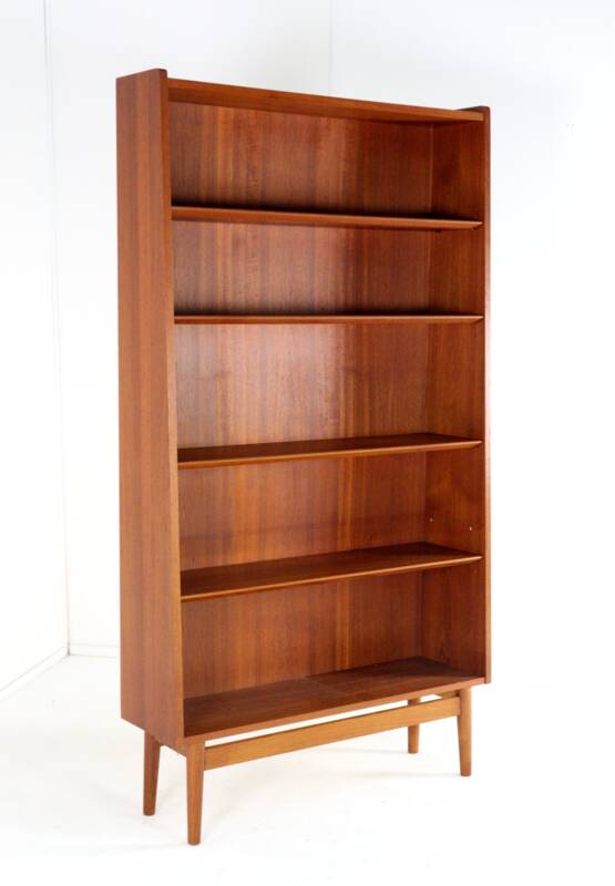 Johannes Sorth pour la bibliothèque de Bornholms Møbelfabrik - design danois
