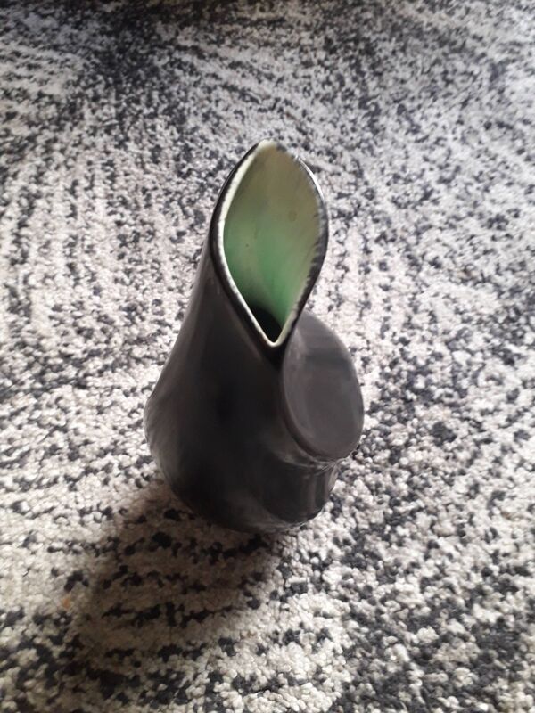 Vase vintage très original signé