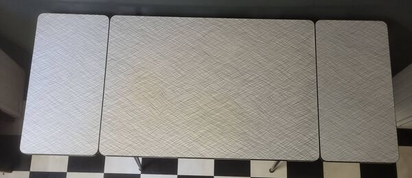 Table à rallonges extensible en formica
