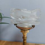 Tulip table lamp with petals and brass base