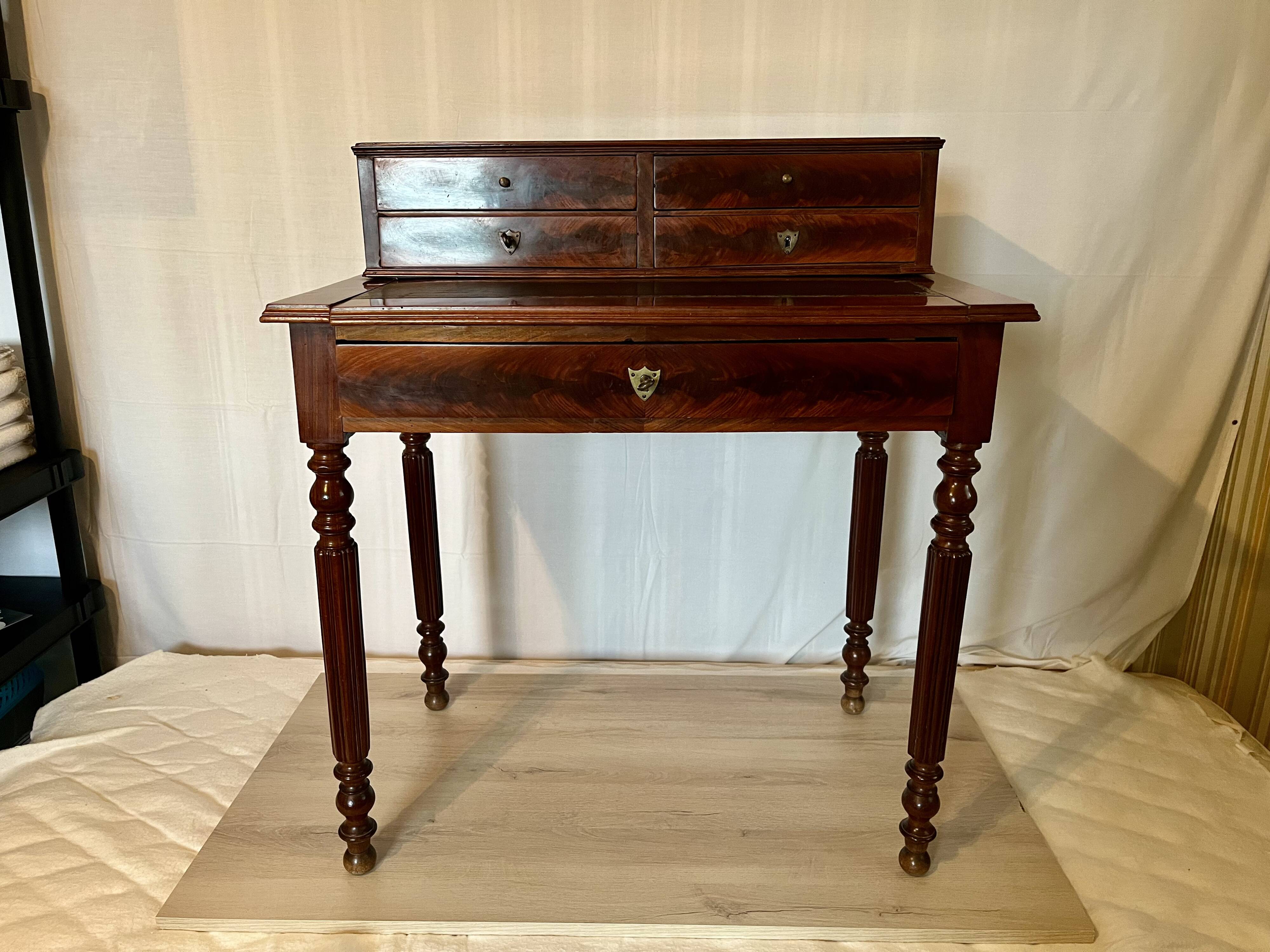 Bureau a gradins style louis philippe, acajou