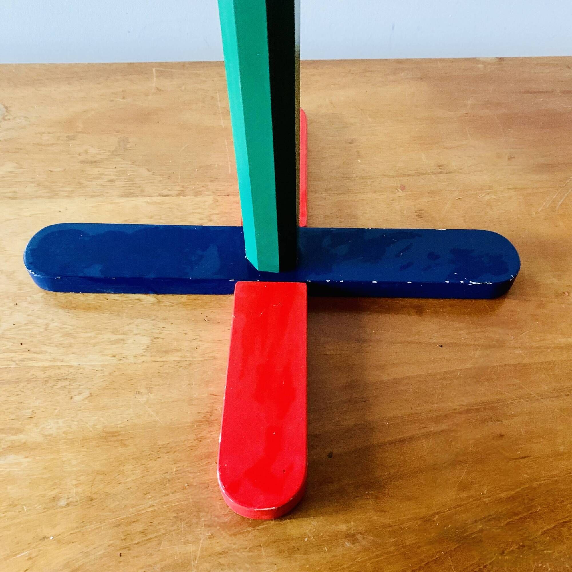 Paire de portemanteaux pour enfants vintage - forme de crayon