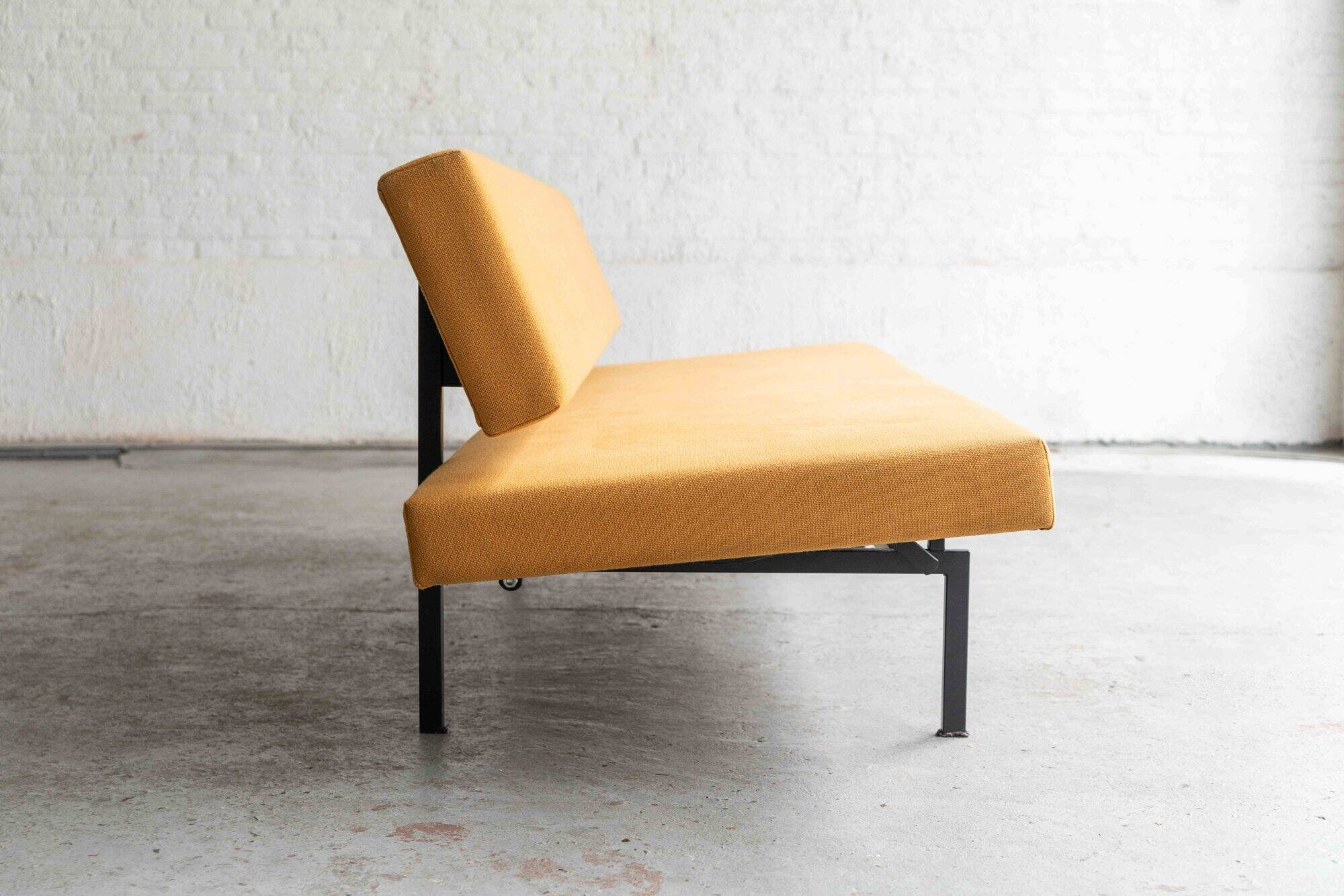 3-seater sofa / daybed by Gijs Van der Sluis