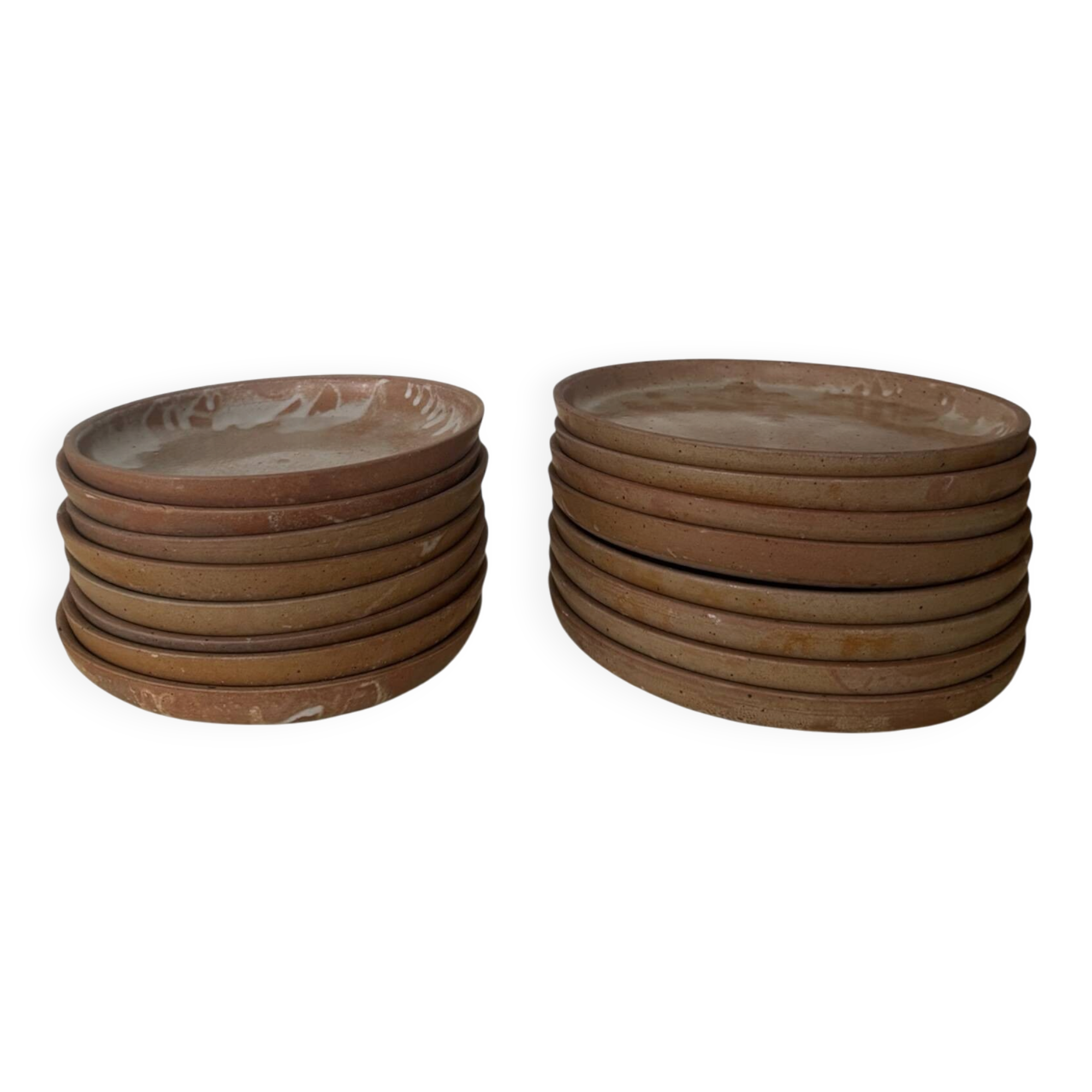 Service 16 assiettes (grandes & a dessert) en gres émail beige, France 1970