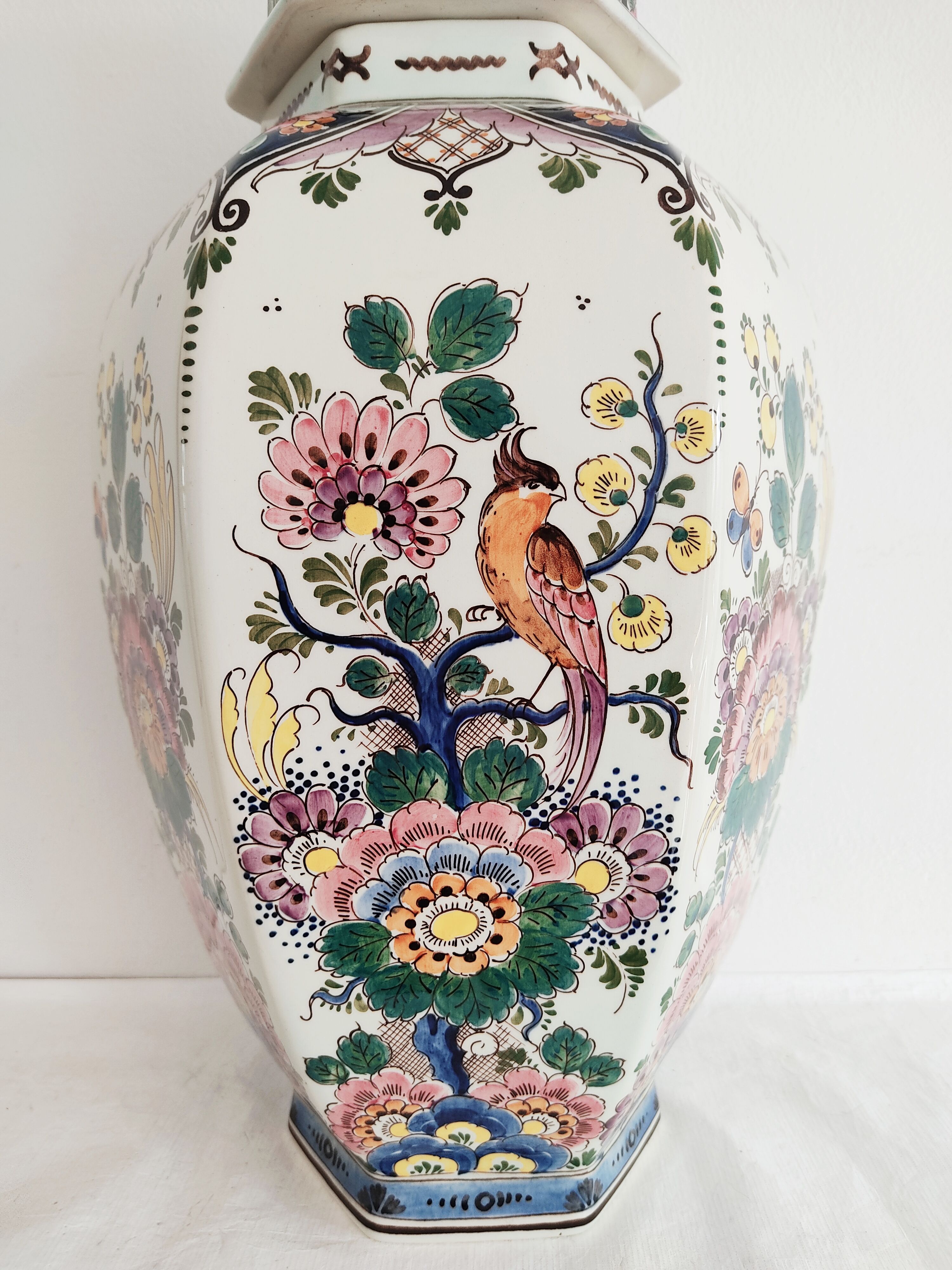 Delft potiche vase polychrome parakeets decoration