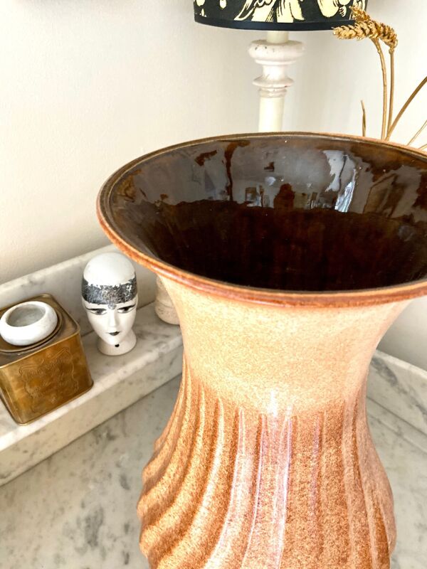 Vase en céramique émaillée marron