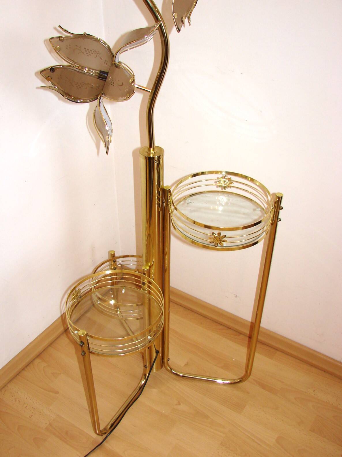 Floor lamp with flower bed - Hollywood Regency, brass and glass, 1970s.