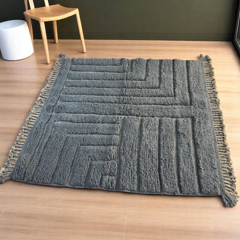 Light grey wool Berber rug size 150 x 250 cm