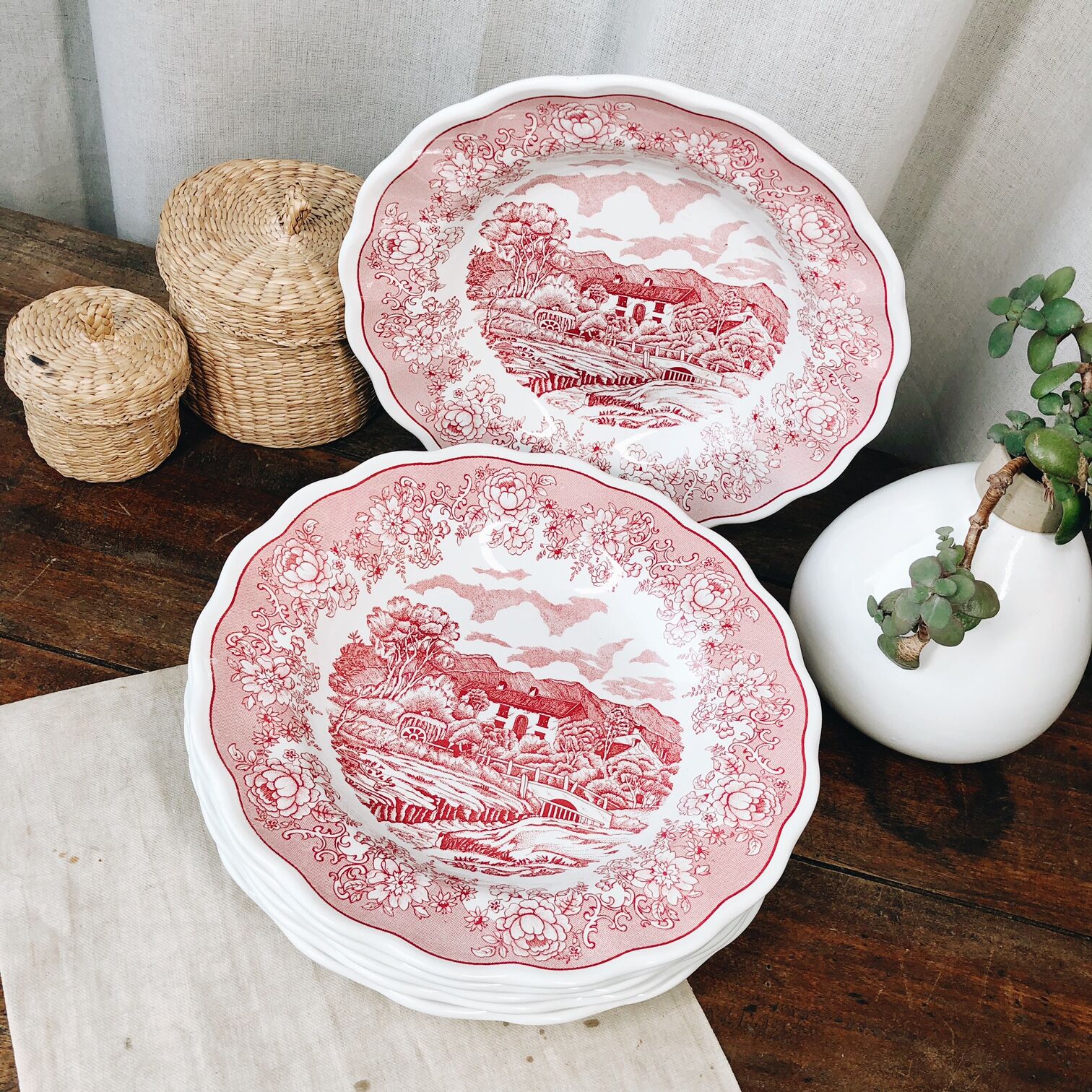 6 hollow plates, made in Italy