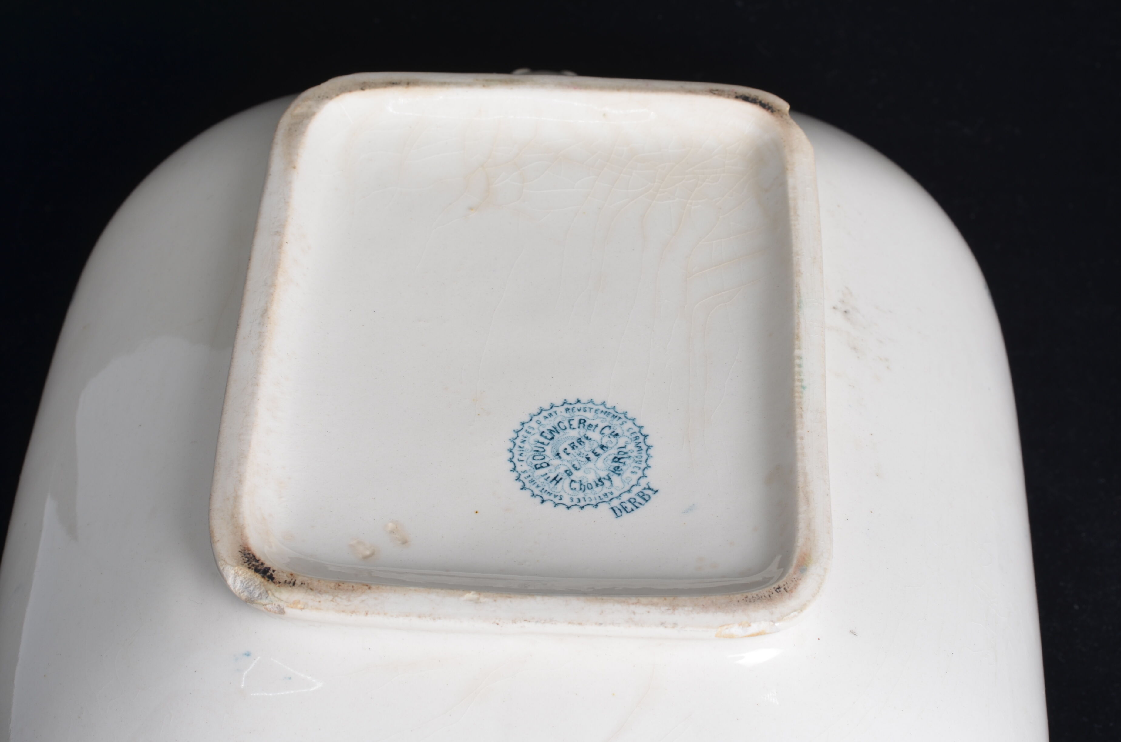 Rectangular tureen iron earth