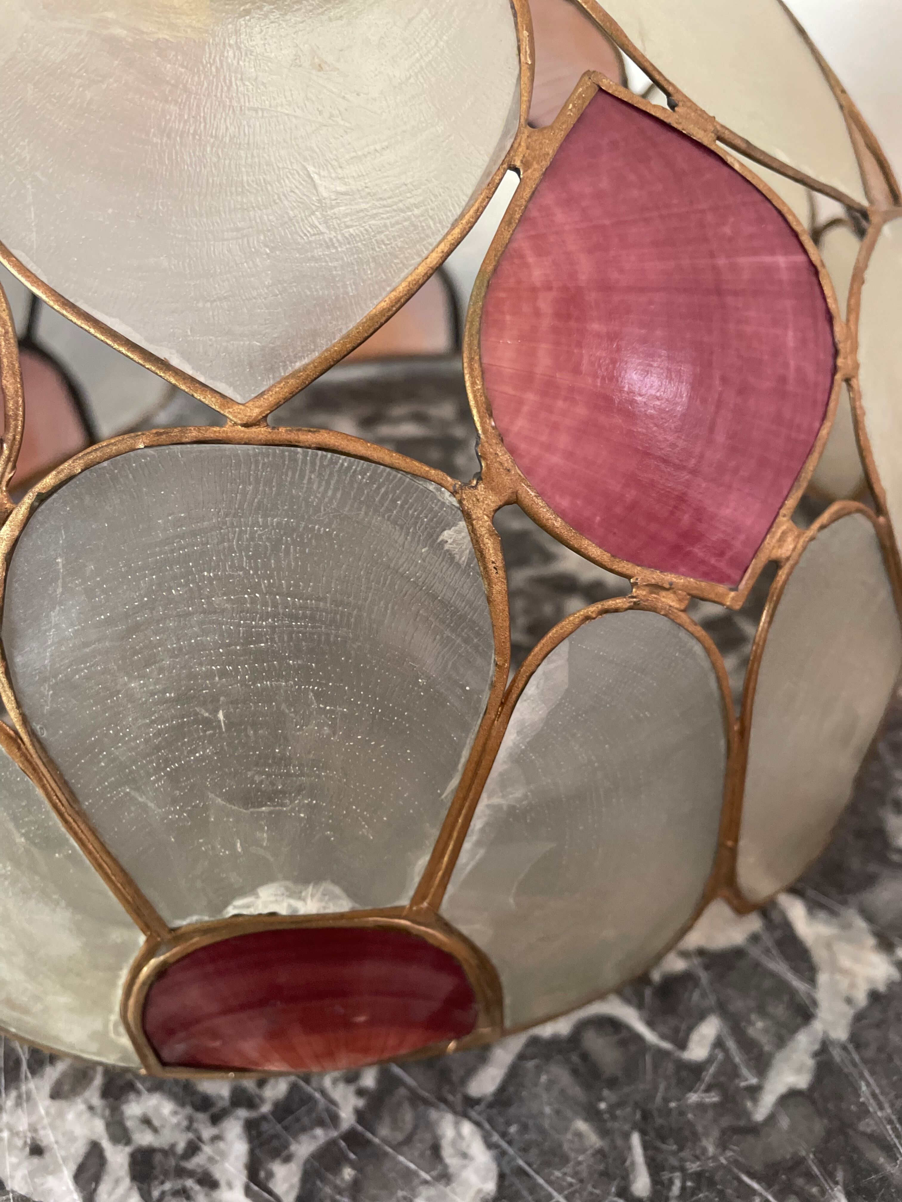 Mother-of-pearl suspension