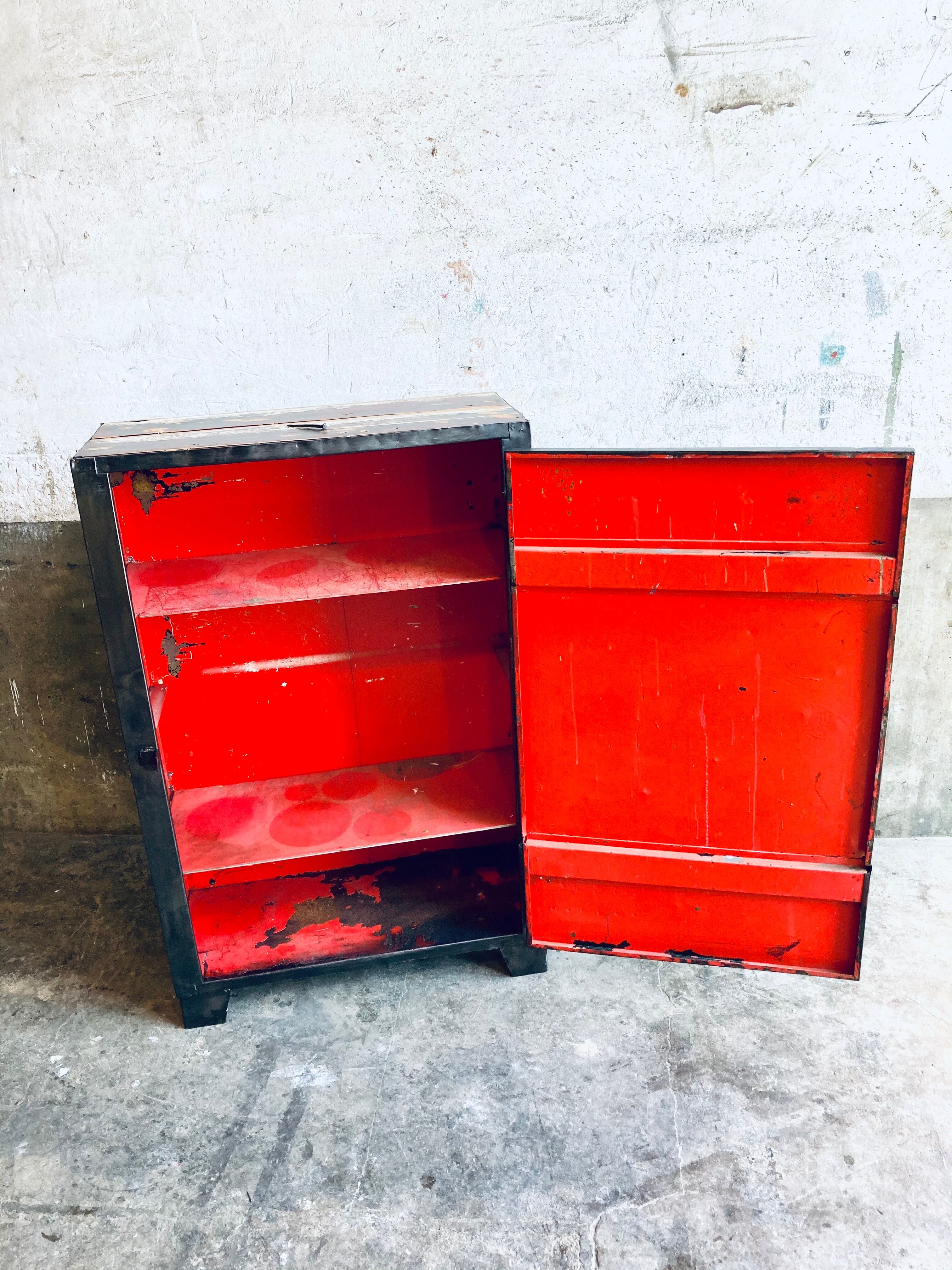 Placard d'atelier