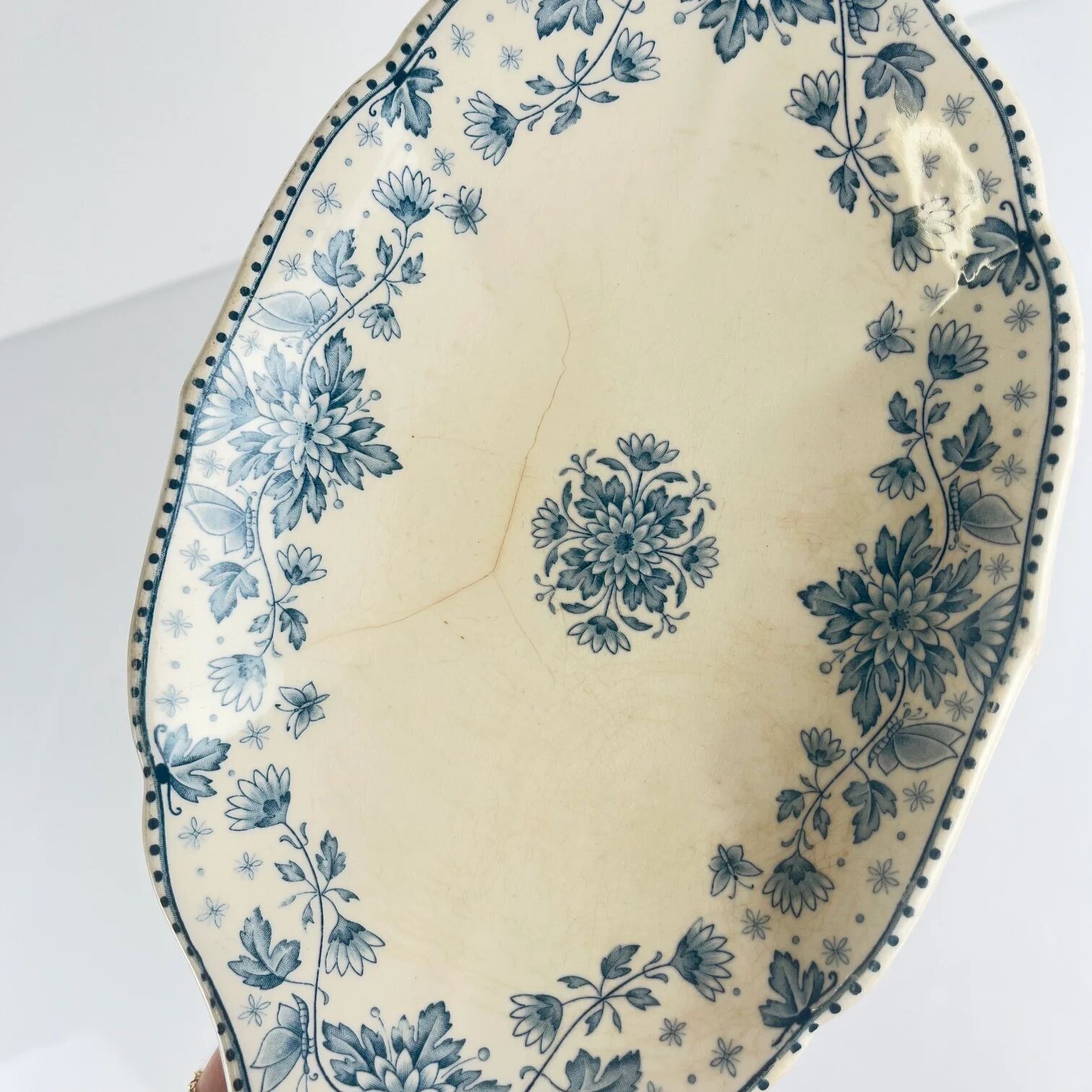 Plate model "Estrées", by U&C Sarreguemines, blue, 1900