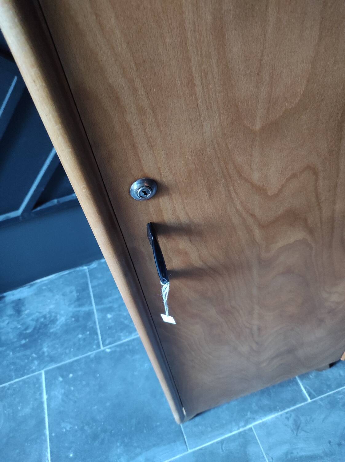 Small wardrobe with compass feet