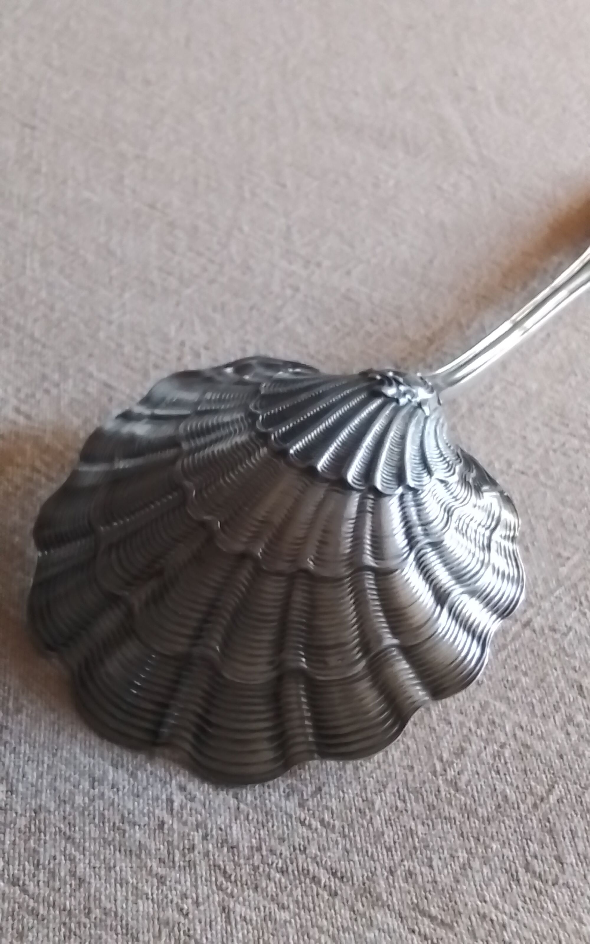 Silver strawberry shovel